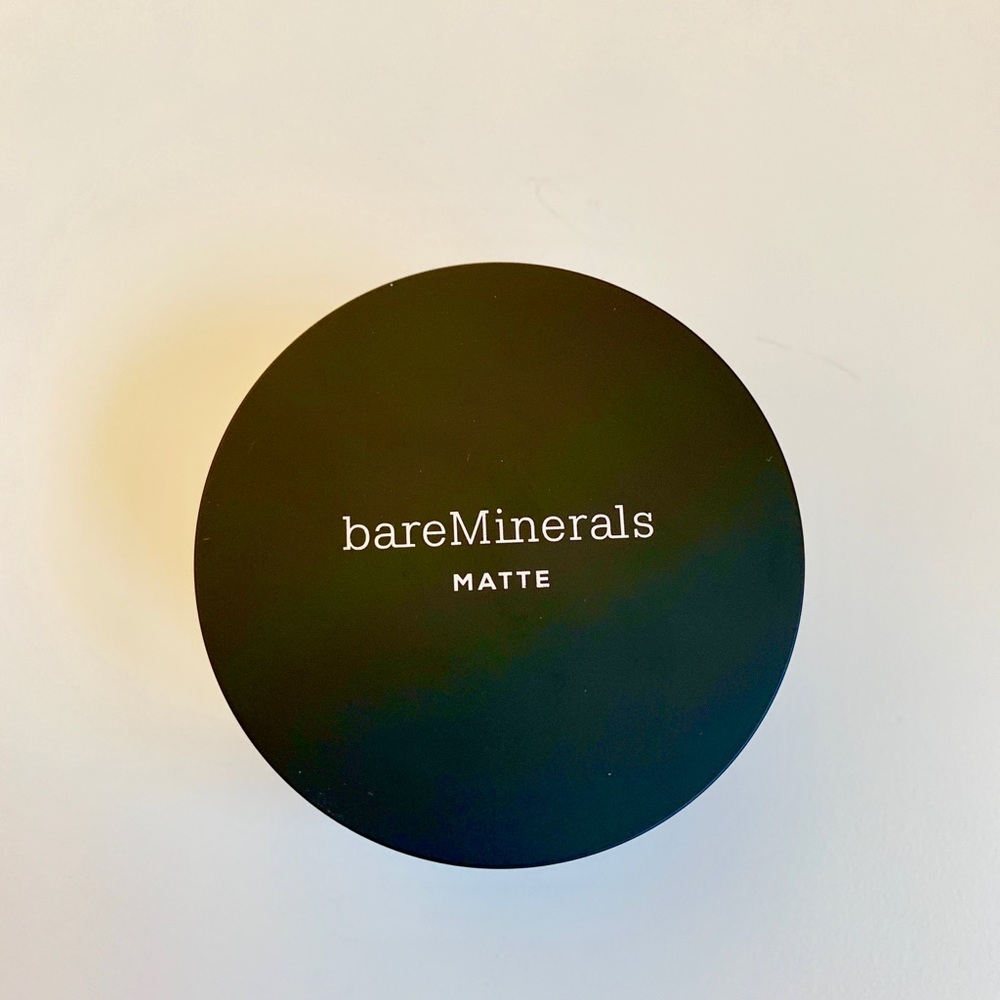 NWT .21 oz Bare Minerals Matte foundation Light 08